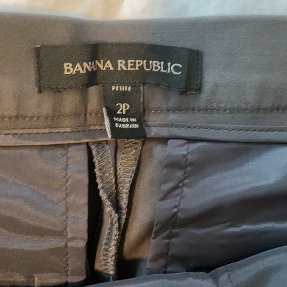 Grey stretchy banana republic barely worn pants - Picture 3 of 3